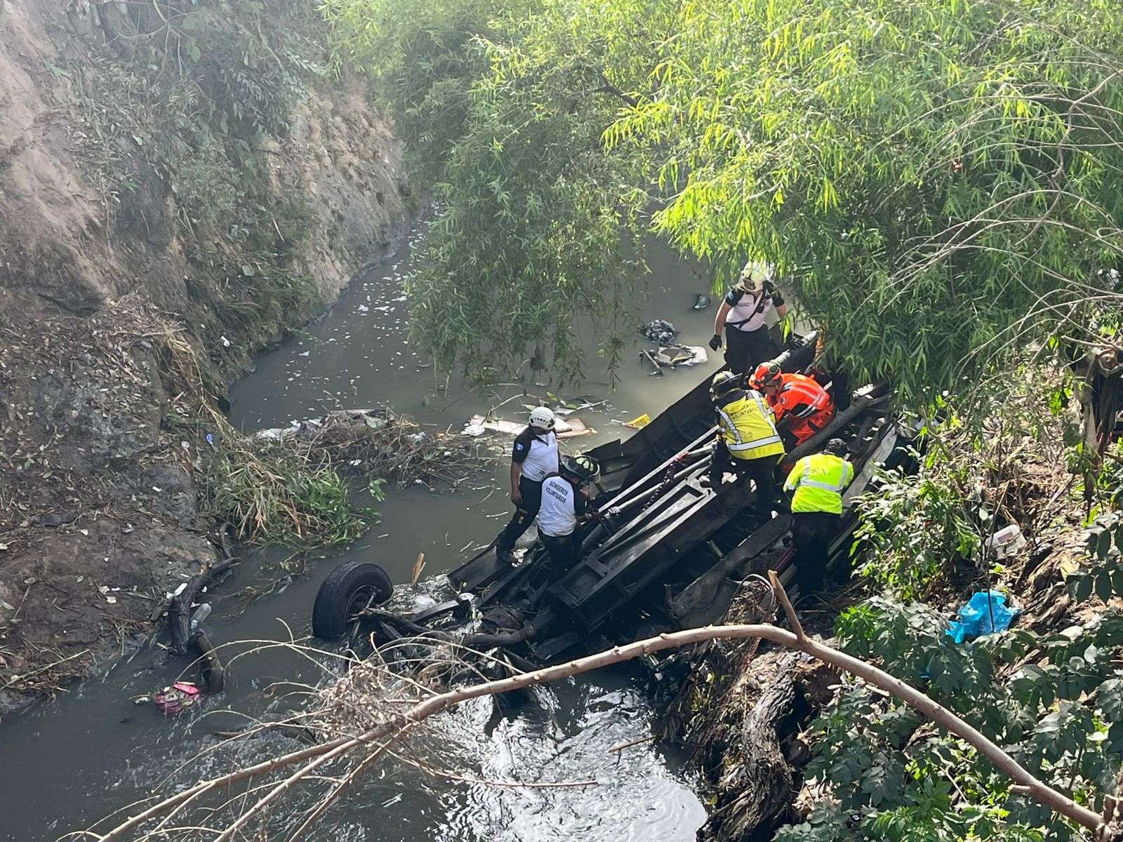 «Guatemala está de luto» Ministro de Gobernación se pronuncia tras accidente en Calzada La Paz