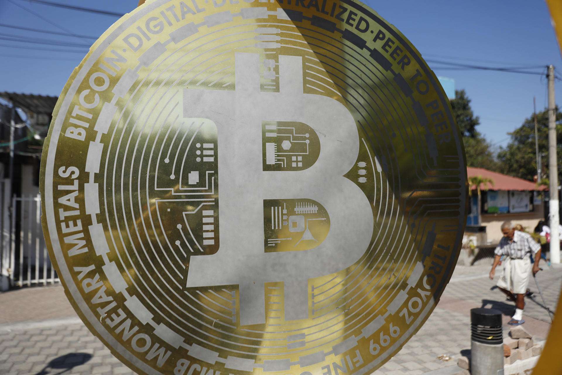 Trump emite orden ejecutiva que crea una Reserva Estratégica de Criptomonedas