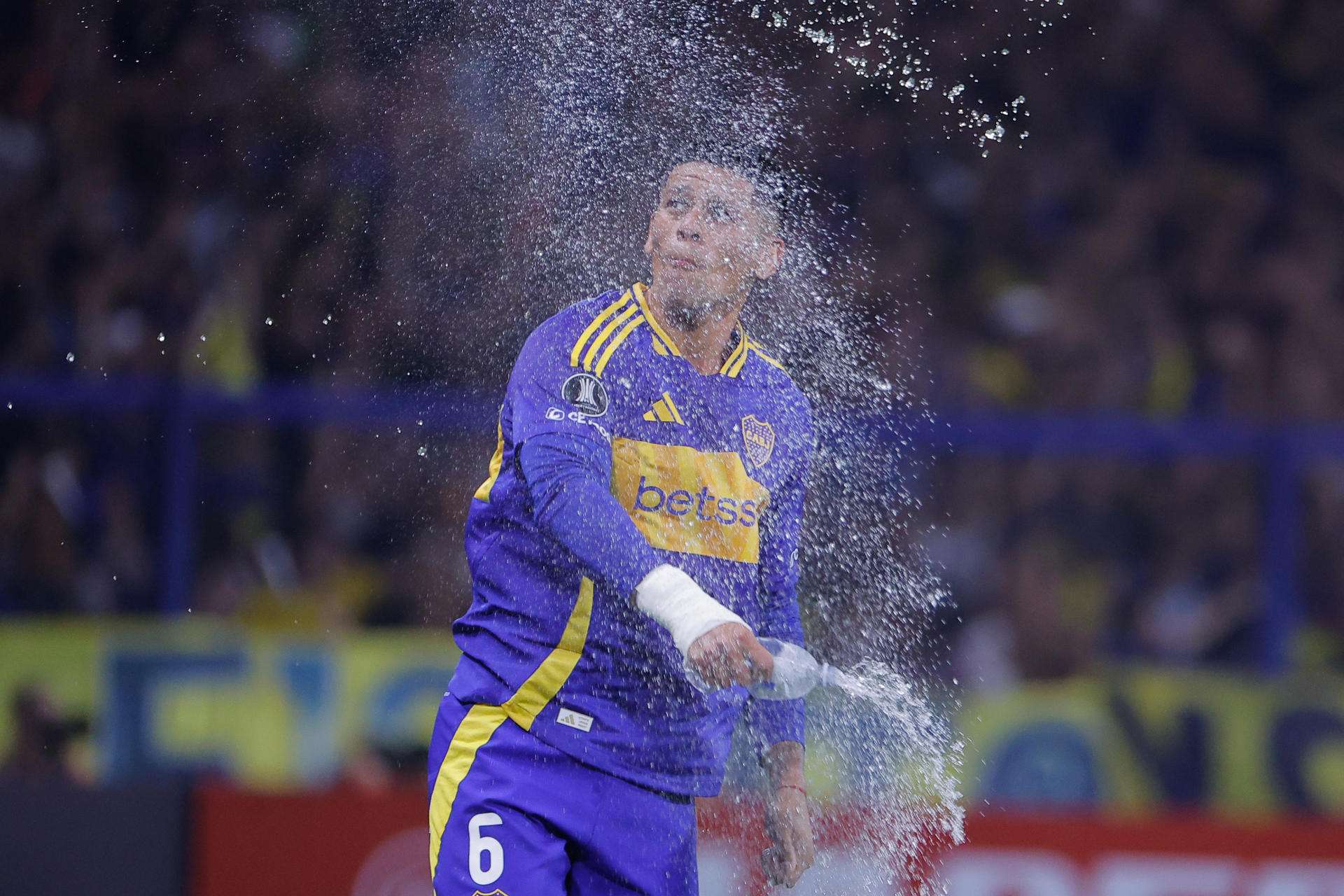 Tras quedarse sin competencia continental, Boca vence a Rosario Central y es líder de la zona A