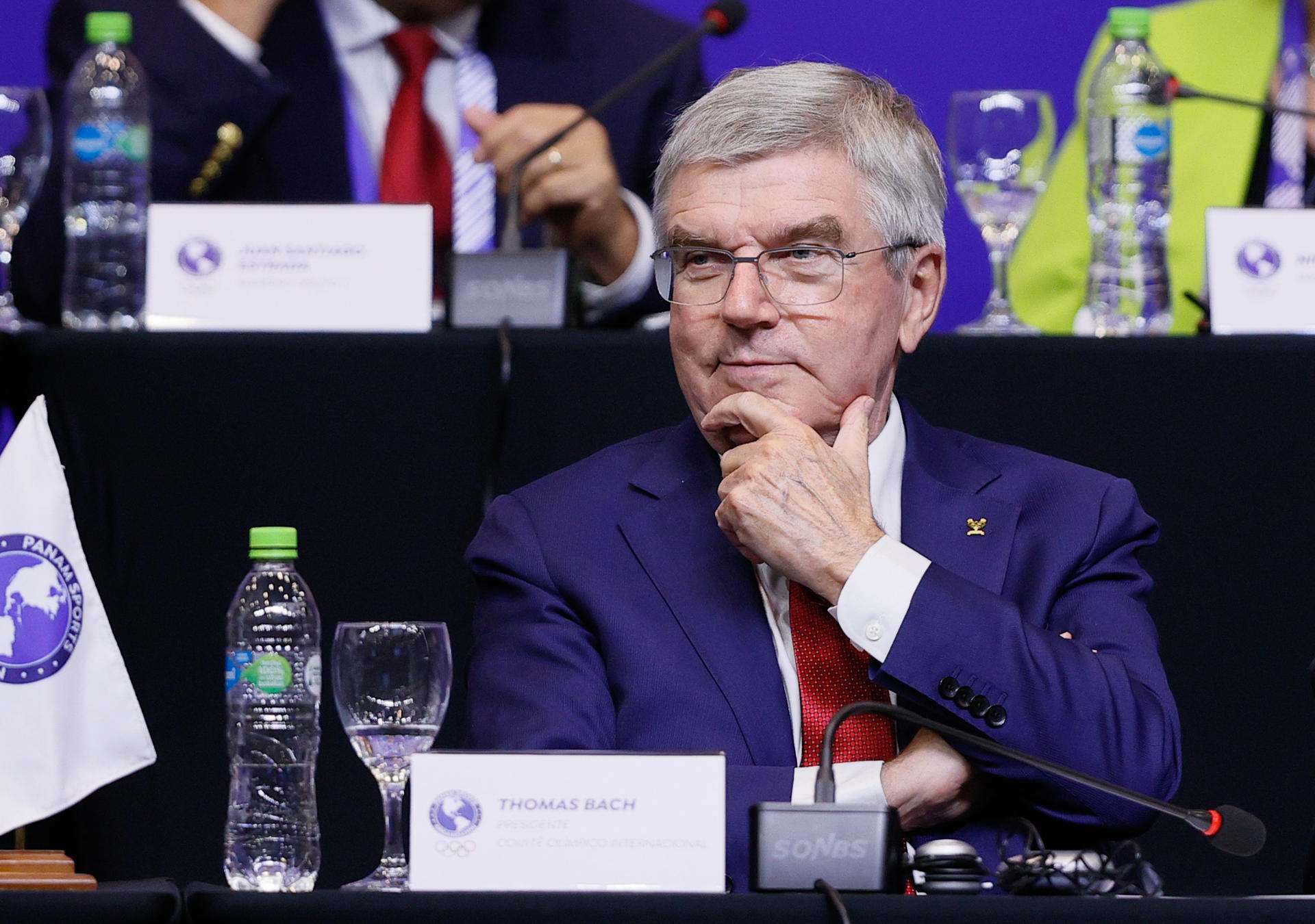 Bach cree que un alto el fuego en Ucrania «podría influir» en readmisión de atletas rusos