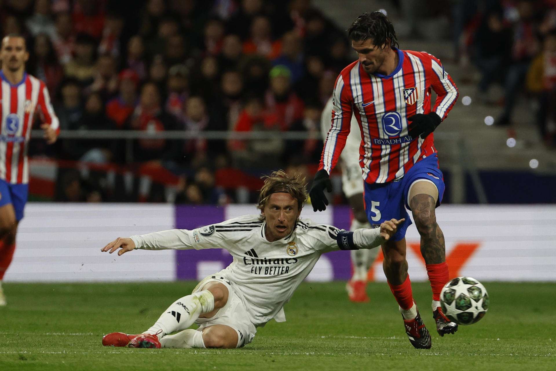 Simeone, pendiente de De Paul para recibir al Barcelona