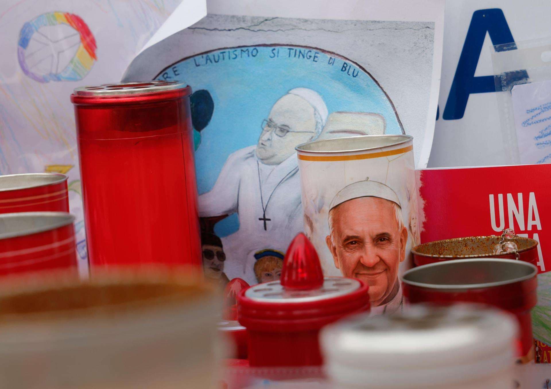 Papa Francisco pasa el día en reposo hospitalario y estable dentro de la «complejidad»