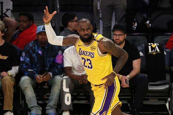 LeBron James rompe el techo de los 50.000 puntos en la NBA