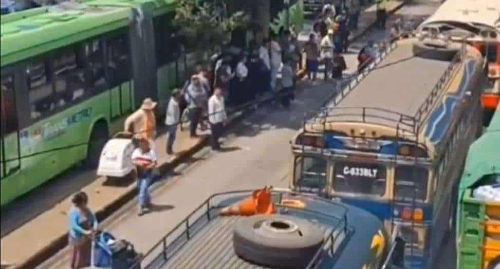 ¡Paso libre… pero solo por minutos! Manifestantes en Cenma anuncian que el bloqueo continuará