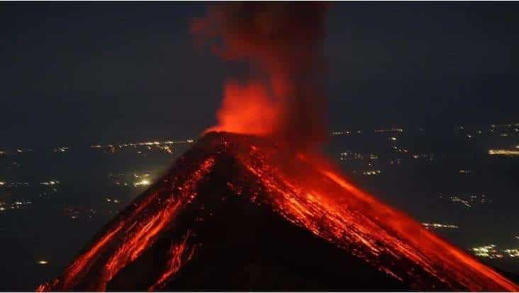 ¿Ceniza, lava y evacuaciones? Cómo actuar ante la actividad del Volcán de Fuego