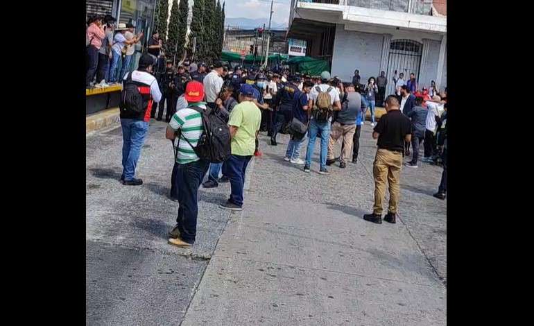 EN VIVO | PNC lanza bombas lacrimógenas para desalojar a manifestantes en zona 1