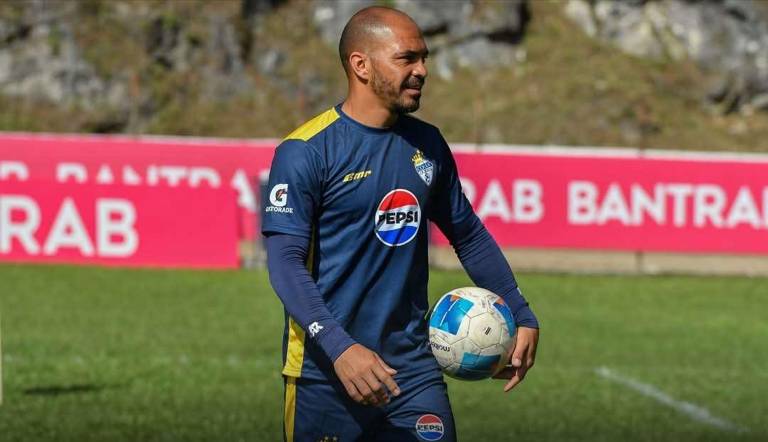 Este es el once inicial de Cobán en casa de los Rojos