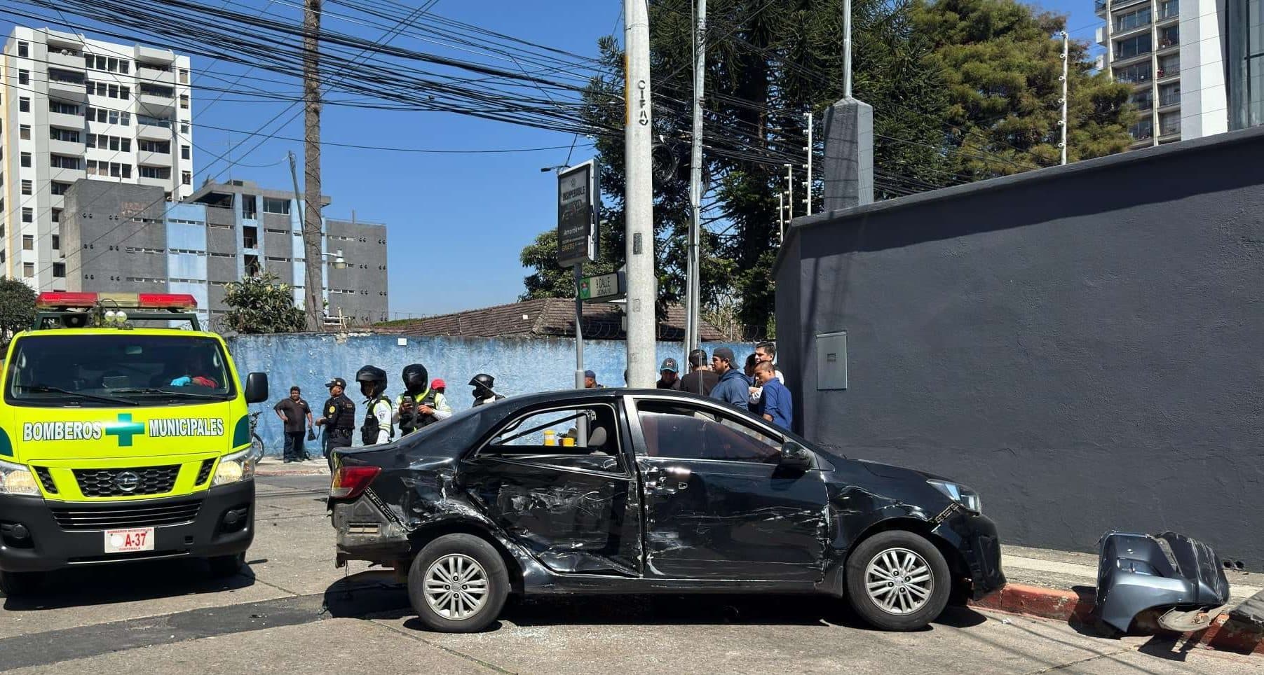 ¿Qué causó el caos en zona 10? Accidente bloquea el tránsito y deja heridos