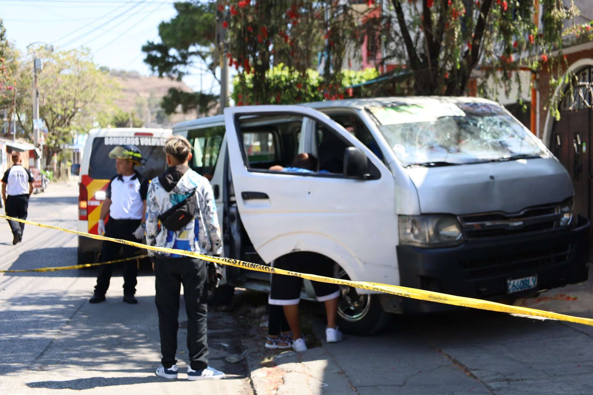Conductor de microbús muere en ataque armado en zona 18
