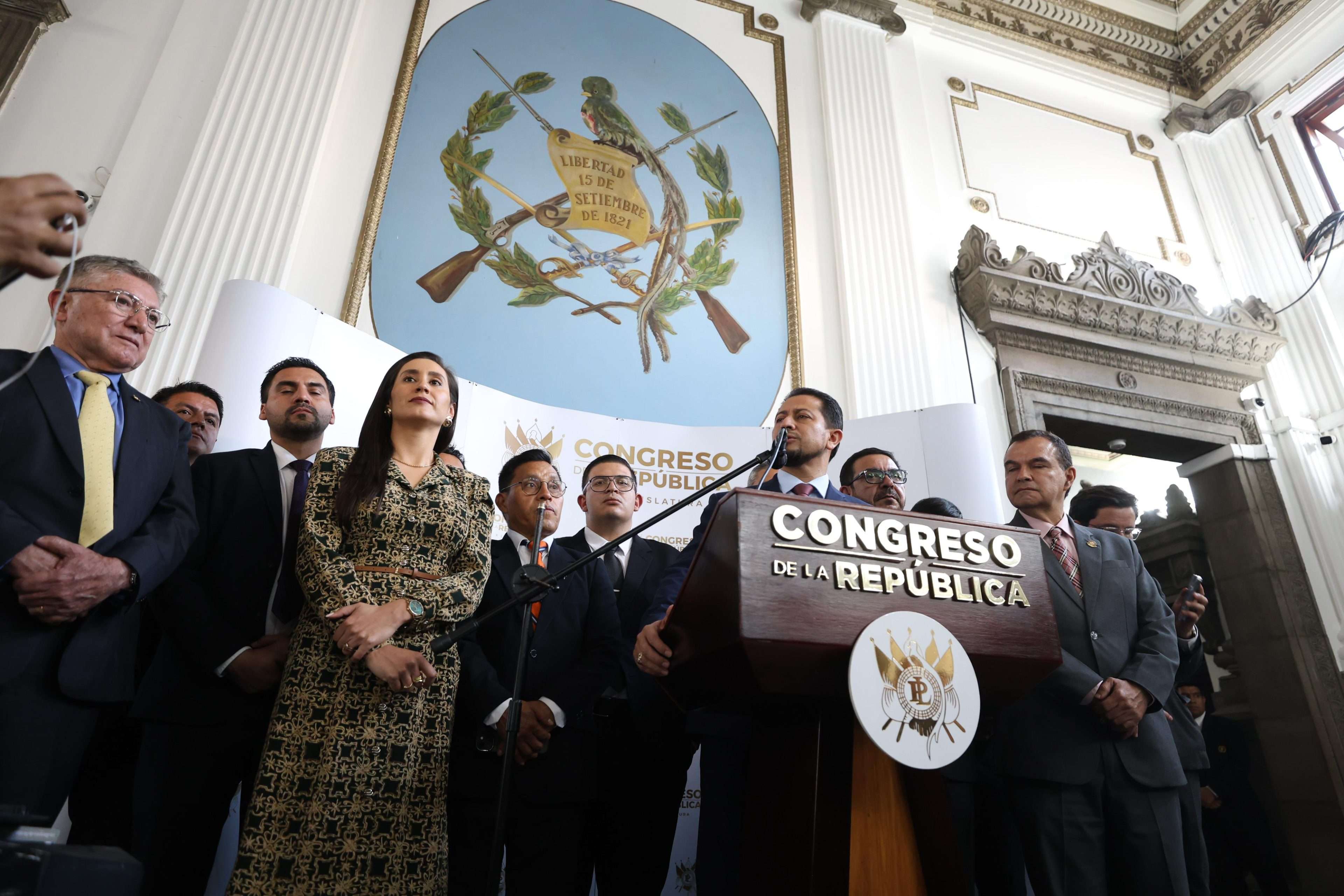 Congreso suspende aumento salarial luego de rechazo de varios sectores