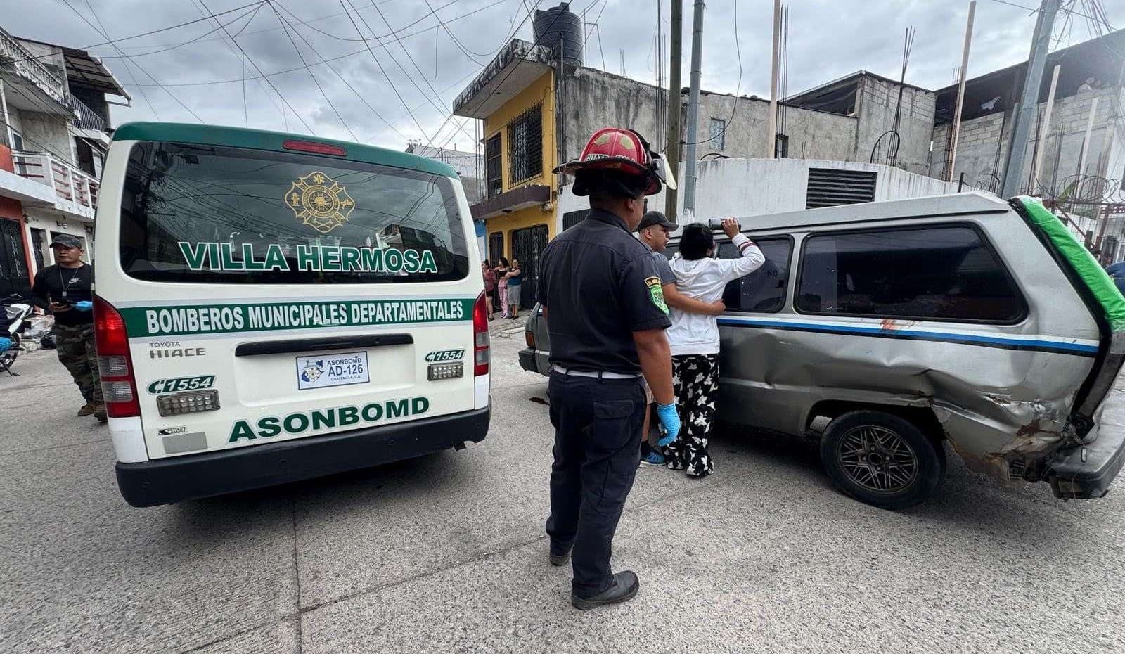 EN FOTOS | Hombre muere en ataque armado dentro de un microbús