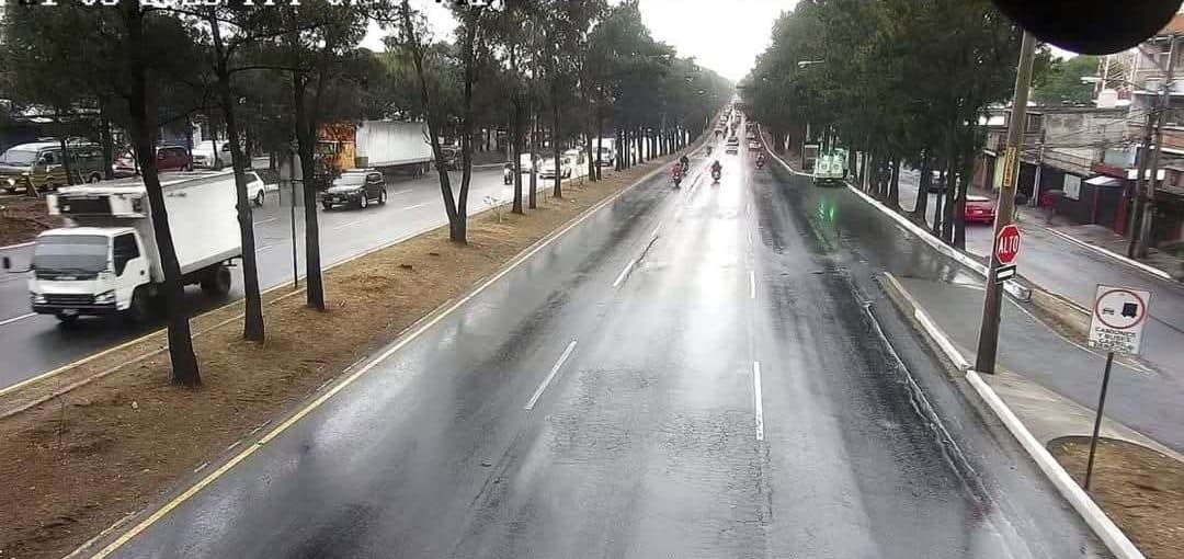 ¿Estás en ruta? Llovizna complica el tráfico en varias zonas de la capital