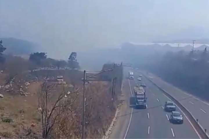 Nuevo incendio en basurero de Amsa afecta visibilidad de conductores