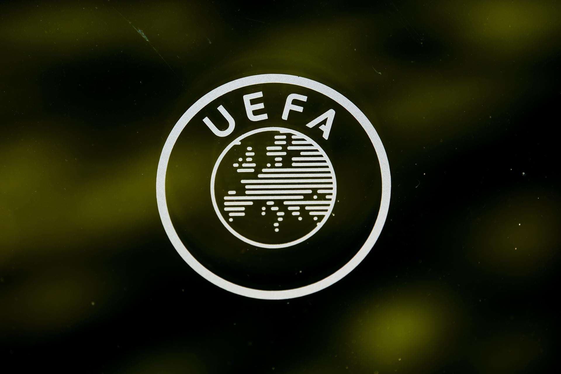 La UEFA asegura que Julián Álvarez toca dos veces el balón en el penalti anulado