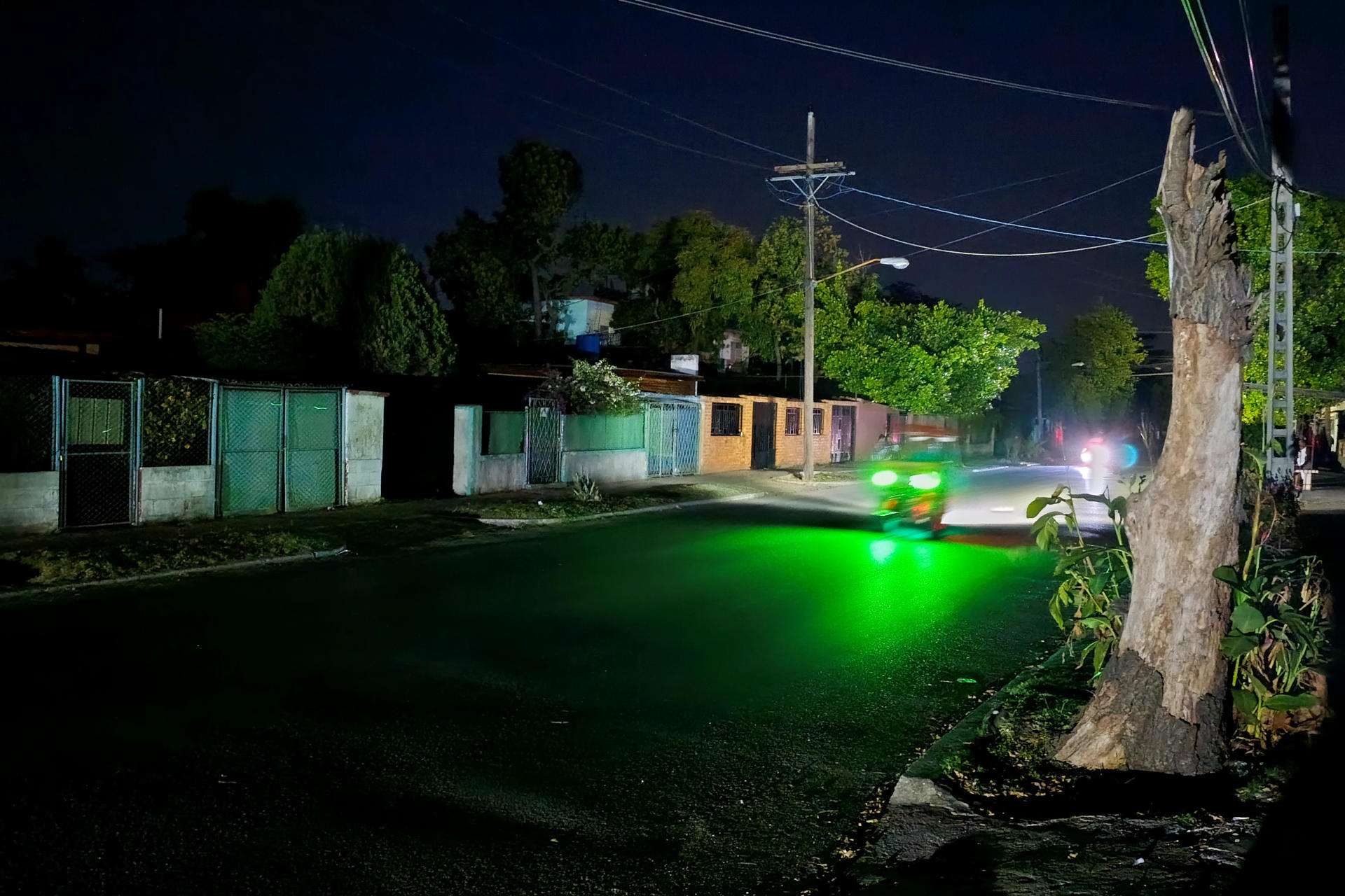 La mayor parte de Cuba sigue sin electricidad 12 horas después de nuevo apagón nacional