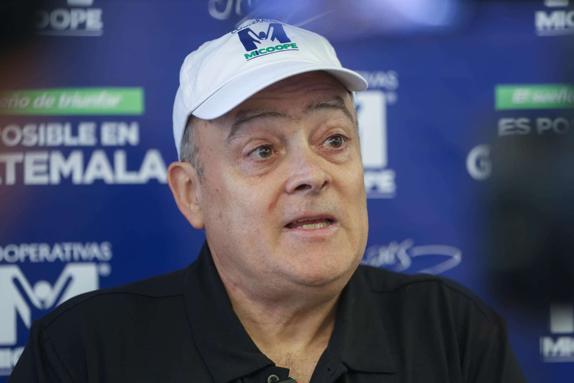 Jaime Viñals busca récord Guinness del ascenso más rápido de volcanes