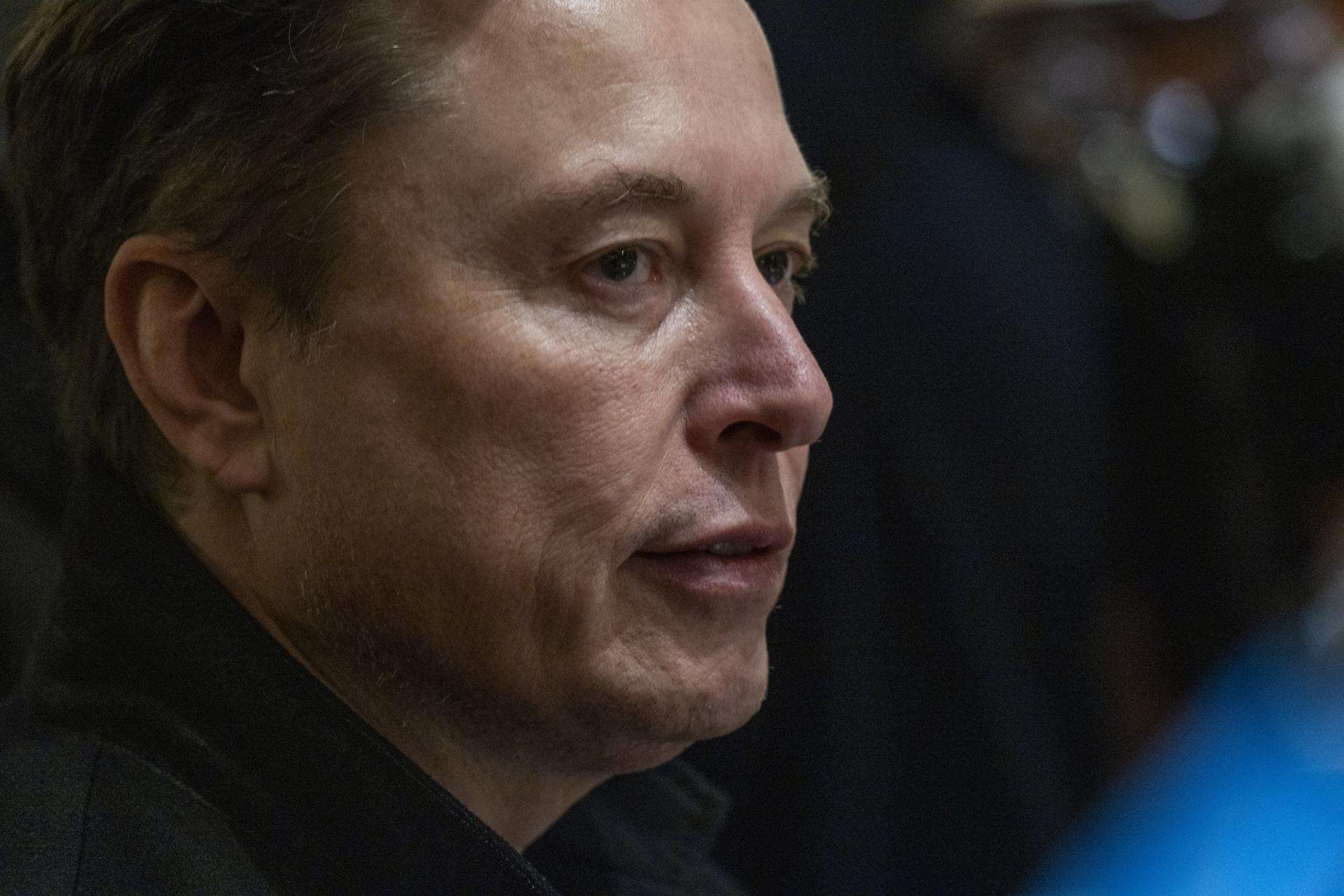 Musk, a concentrarse en Tesla y otros clics tecnológicos en América
