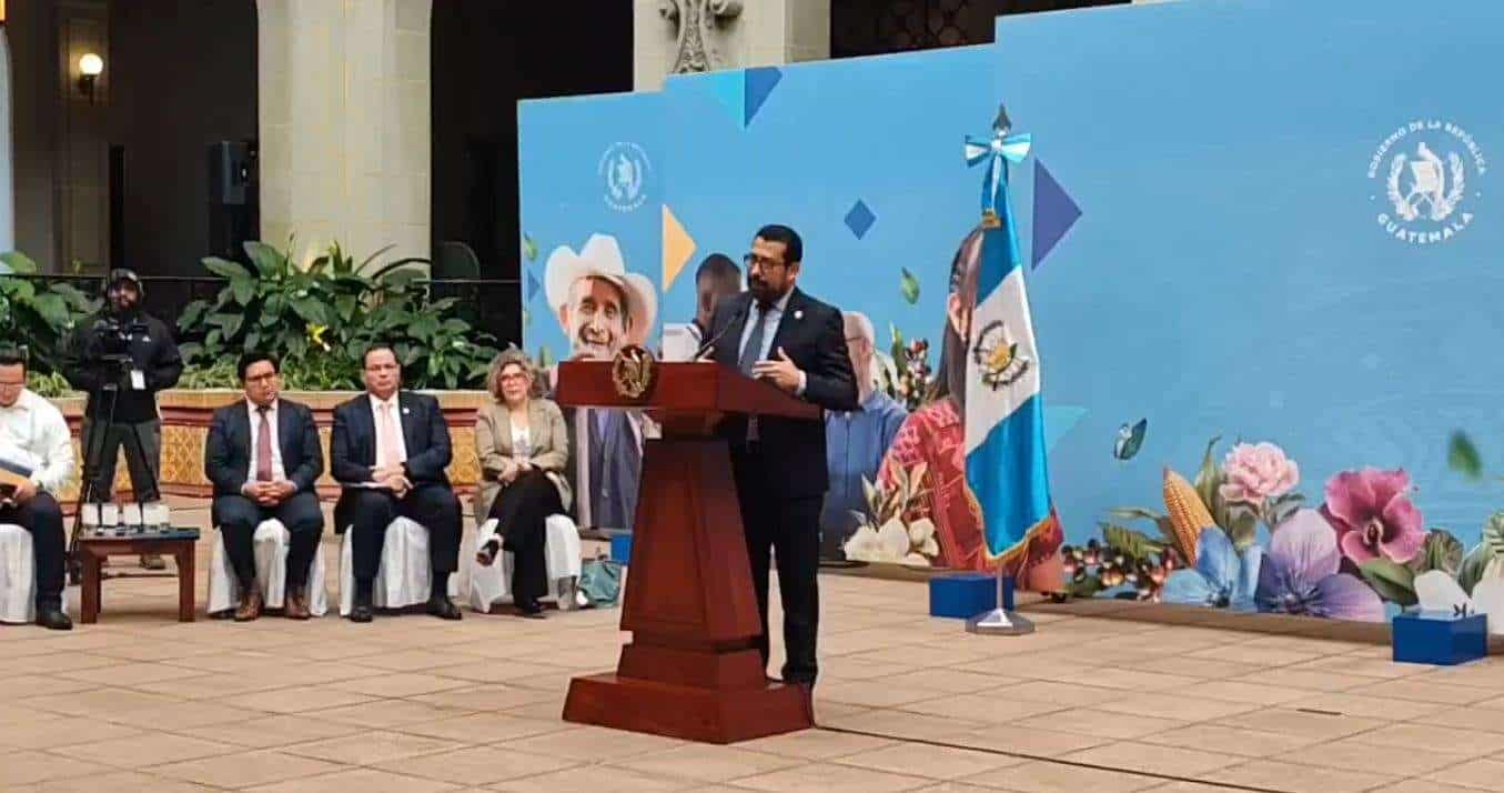 «¿Cómo puede un líder sindical mentir reiteradamente?» Viceministro Cabrera responde a las acusaciones del Magisterio