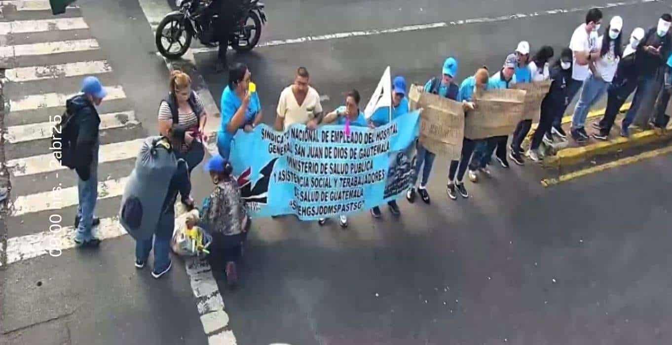¿Vas al Centro Histórico? Manifestación en Avenida Elena complica el tránsito
