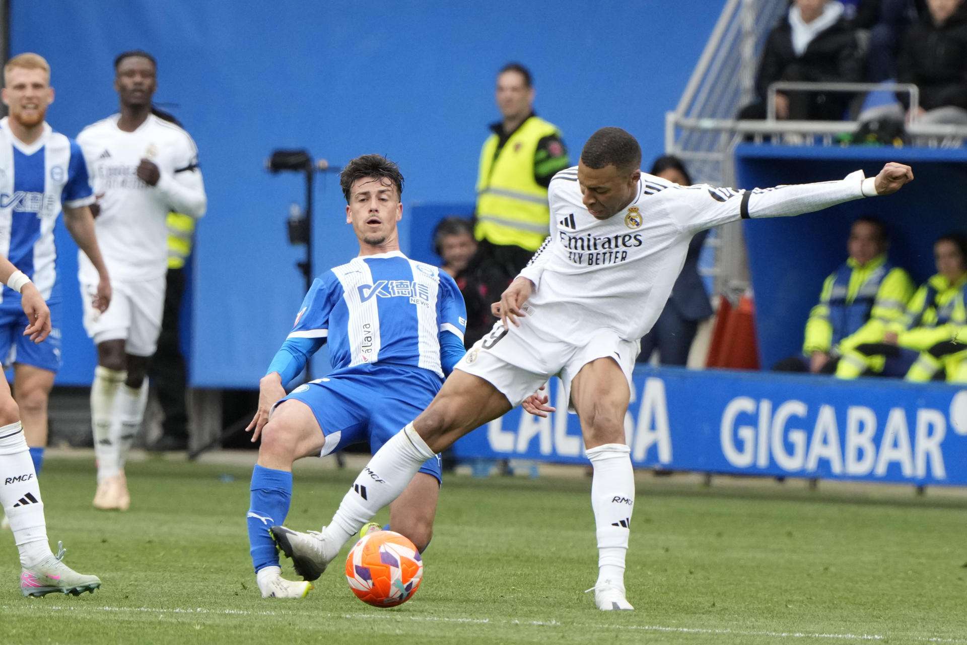 Cuarta expulsión en la carrera de Mbappe, todas con roja directa