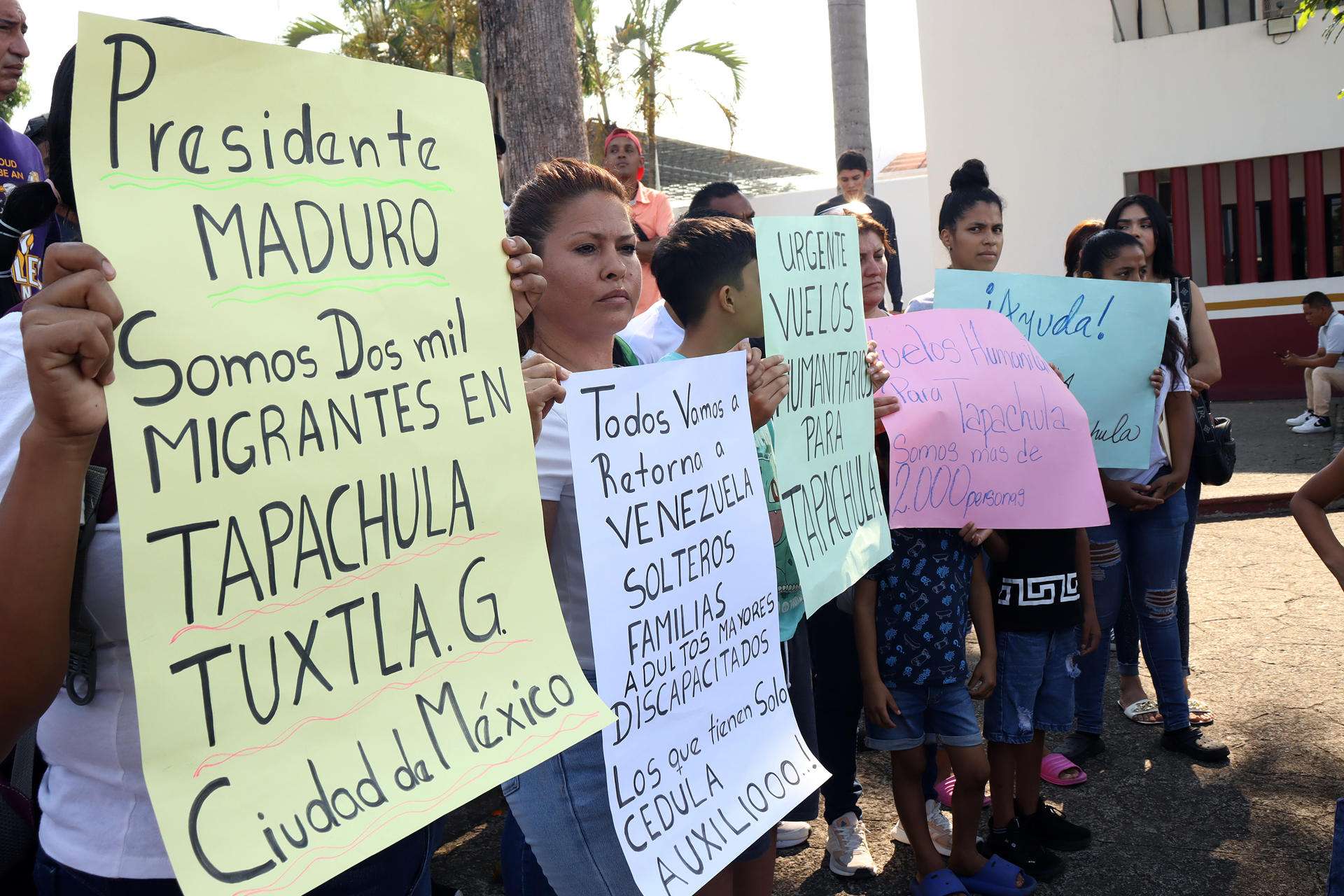 Venezolanos varados en el sur de México piden vuelos humanitarios para volver a su país