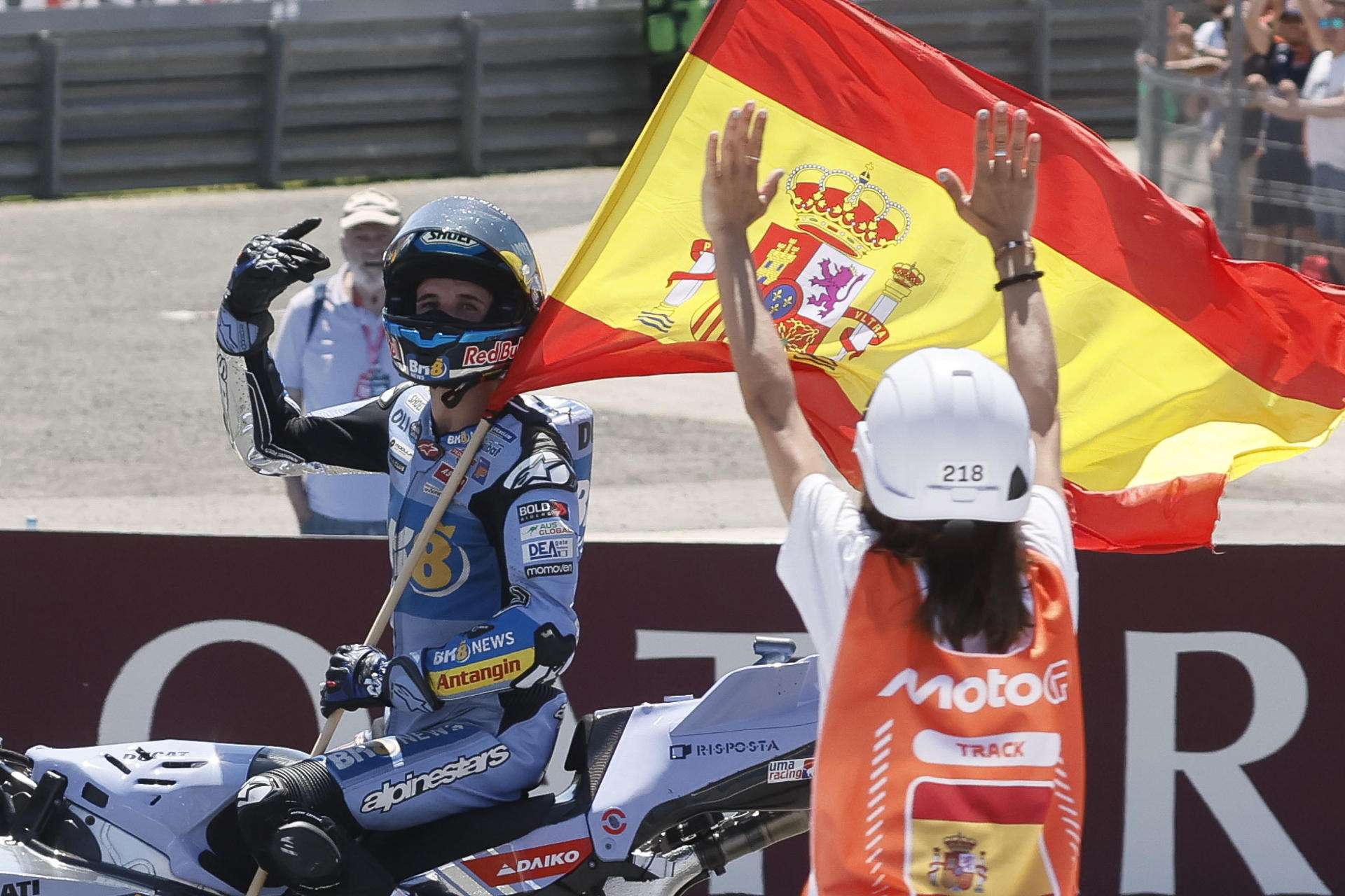 Alex Márquez logra su primera victoria en MotoGP en ‘La Catedral’ de Jerez y es líder