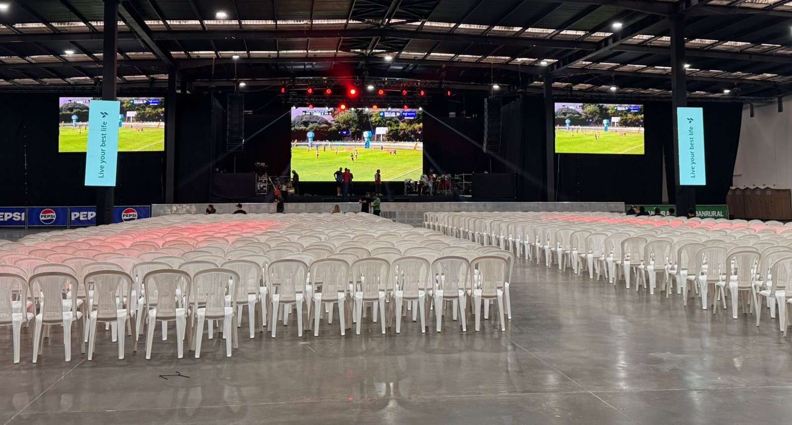 Rojos viven su fiesta: pantalla gigante, música y pasión en la Fan Zone para la final