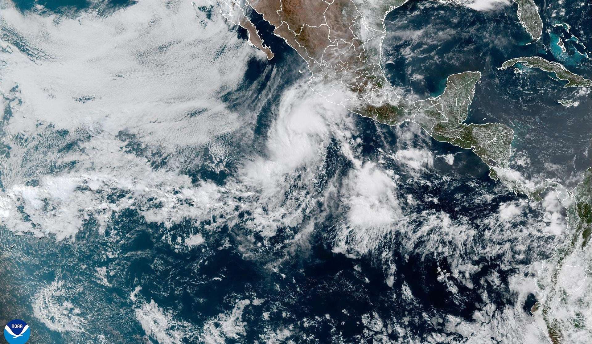 La tormenta tropical Alvin se forma cerca de la costa del Pacífico mexicano