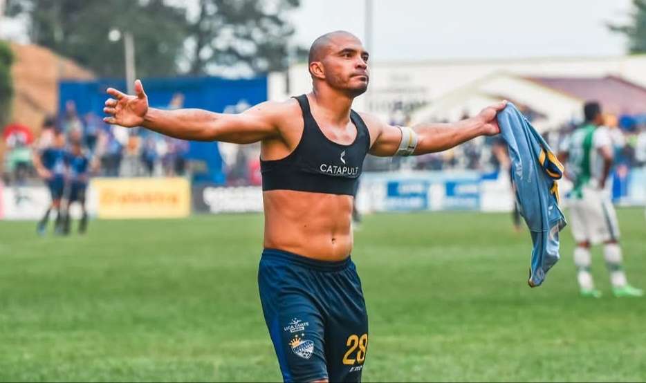 Cobán Imperial derrota a Antigua y sueña con otra final