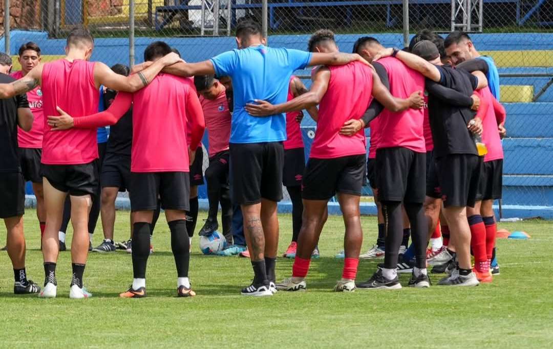 Municipal renueva a dos jugadores importantes para la temporada 2025-2026