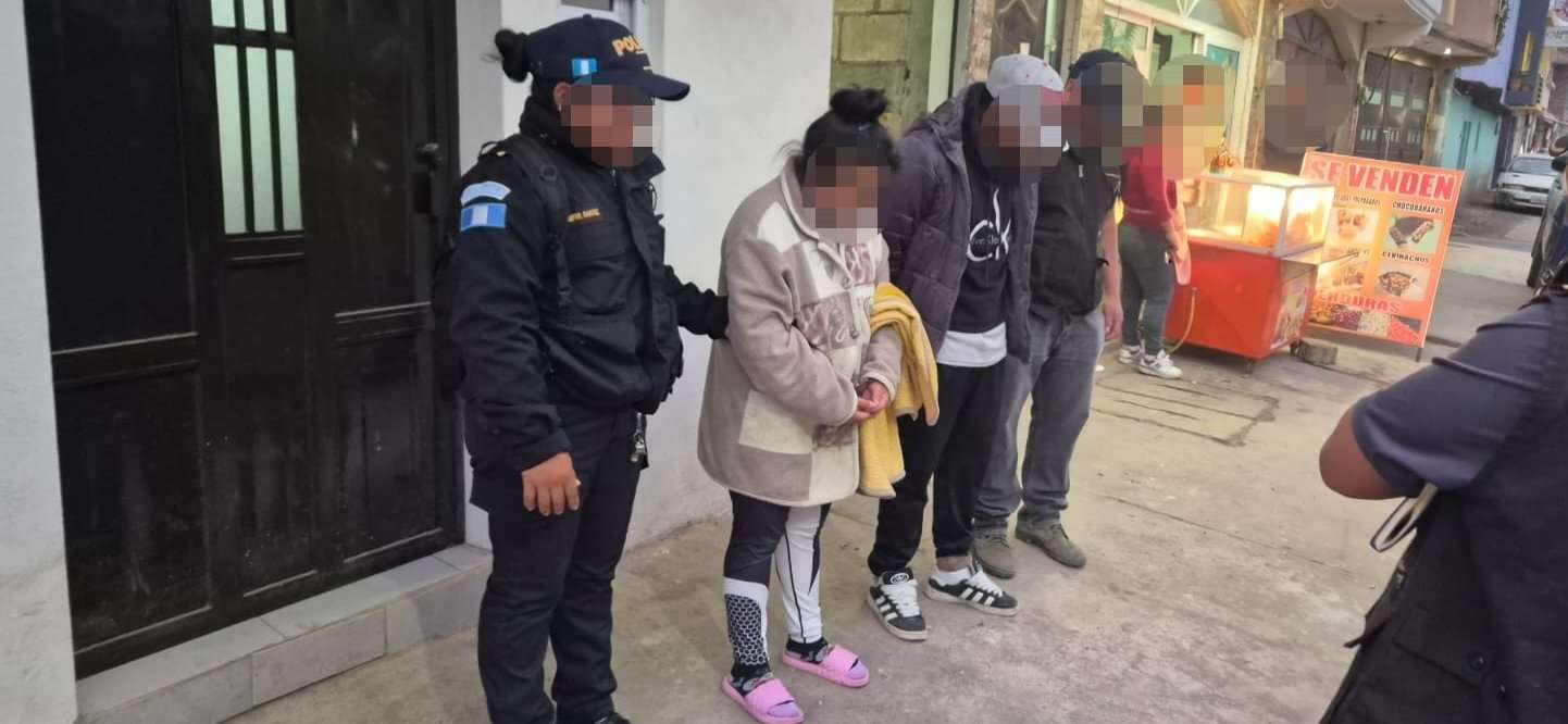 Aprehenden a dos personas e incautan marihuana durante operativo en Quetzaltenango