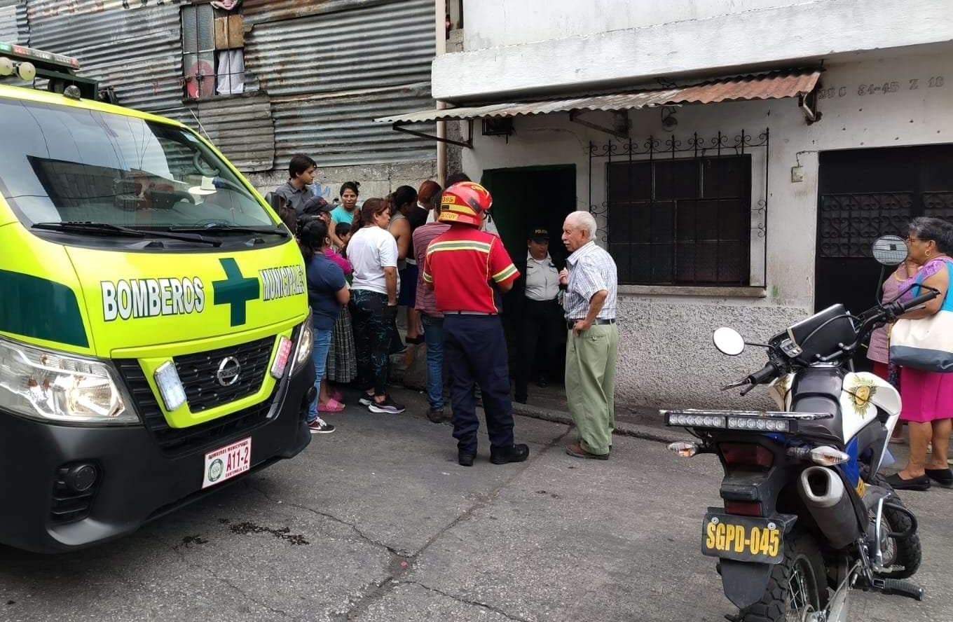 EN FOTOS | Ataque armado en colonia Kennedy deja una mujer muerta