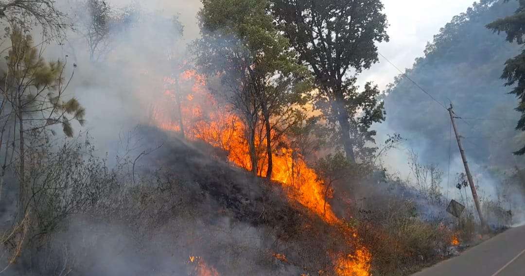 Chimaltenango bajo alerta por incendio forestal en puente La Amate