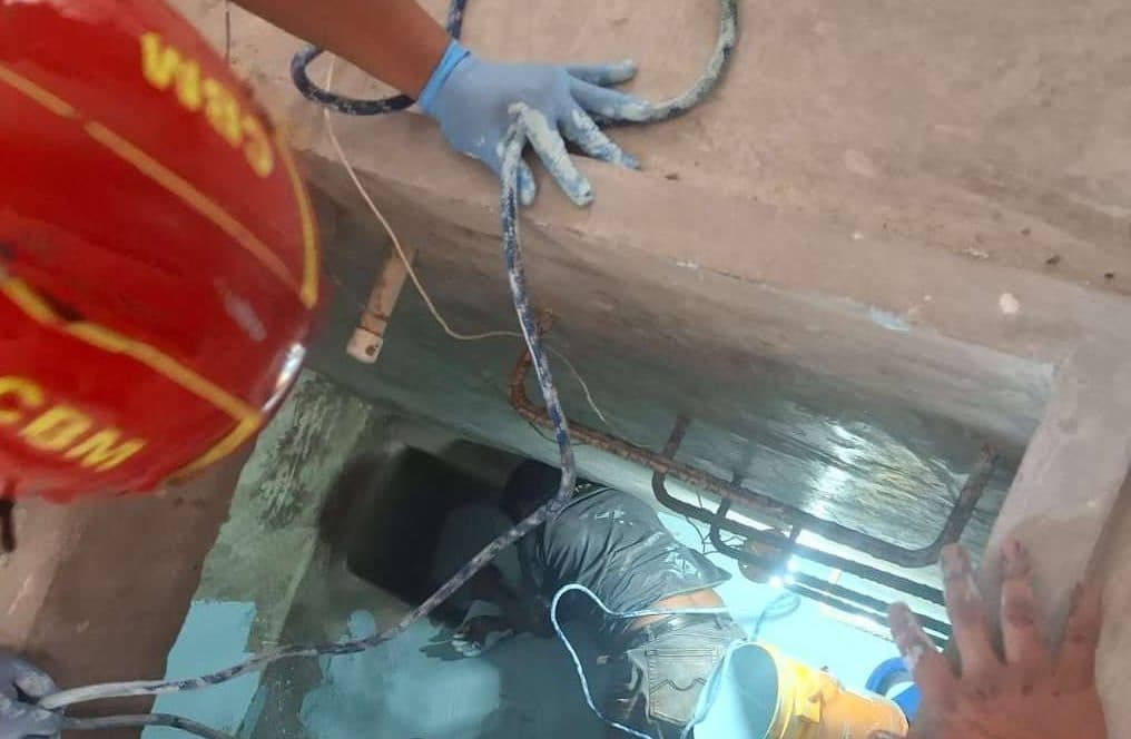 “Se desmayaron por falta de aire”: Rescatan a tres hombres atrapados en una cisterna