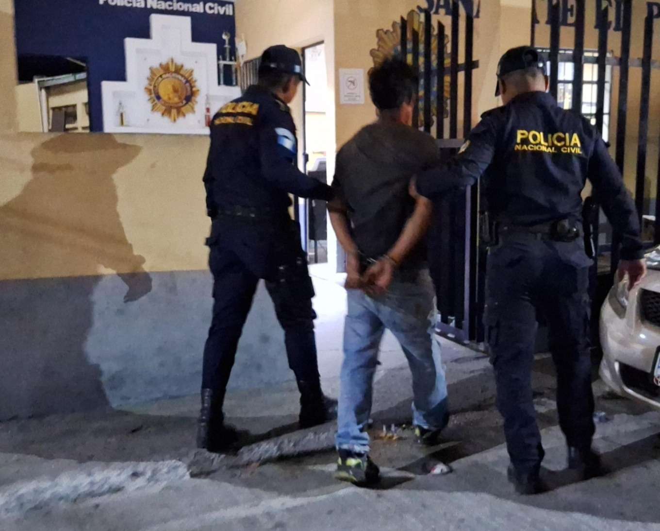 Capturan en Sanarate a joven que usó una pistola de juguete para robar un celular