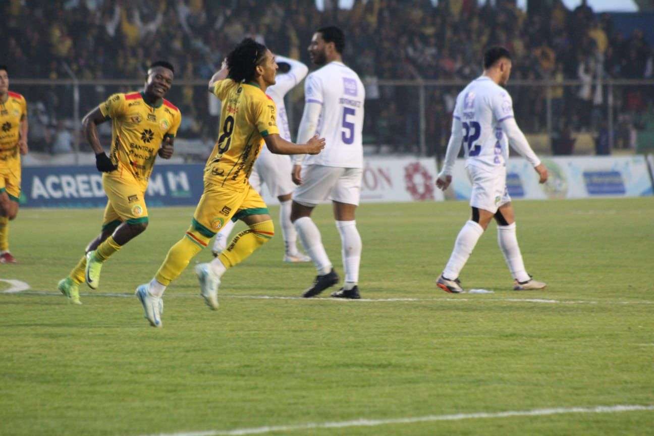 Marquense toma ventaja en serie ante Comunicaciones