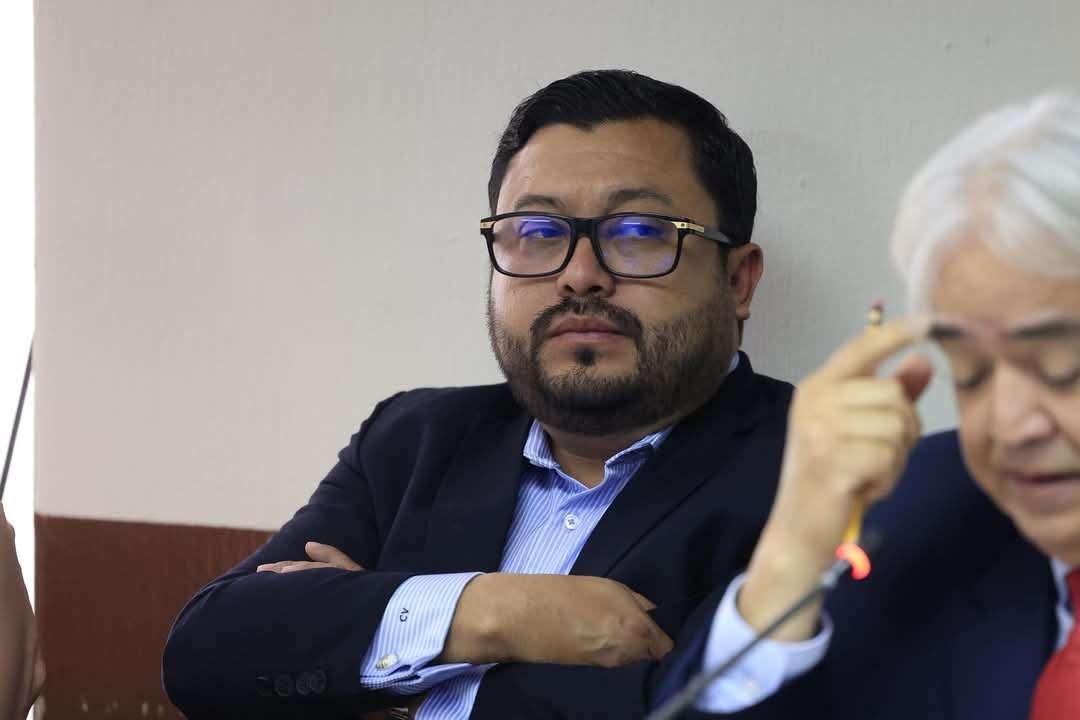 ¿Se pagó sin hacer nada? Exdirector de Aeronáutica enfrenta juicio por Q78 mil fantasma