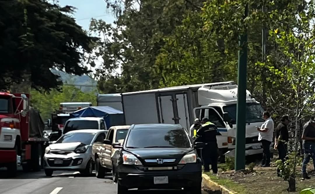 Accidente múltiple complica el tránsito en el kilómetro 19 de la Ruta Interamericana
