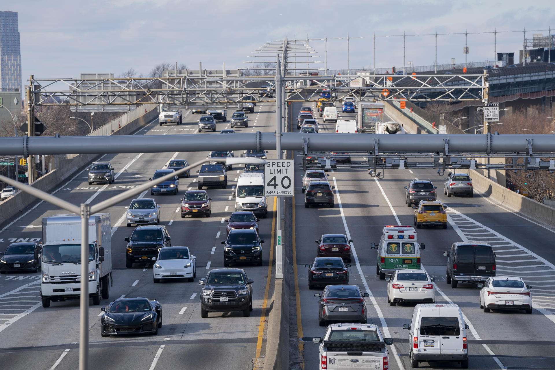 Los aranceles de Trump empujan el precio de vehículos nuevos a máximos históricos en EEUU