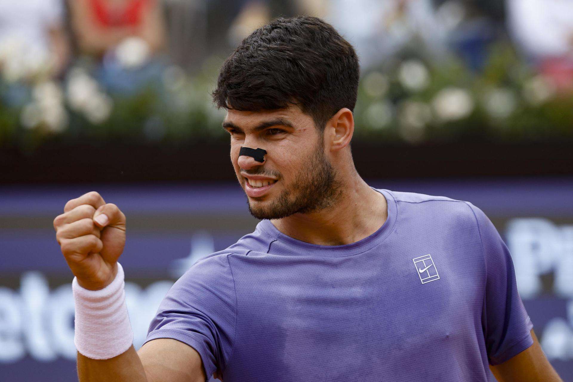 Alcaraz desmoraliza a Draper y pasa a semifinales en Roma