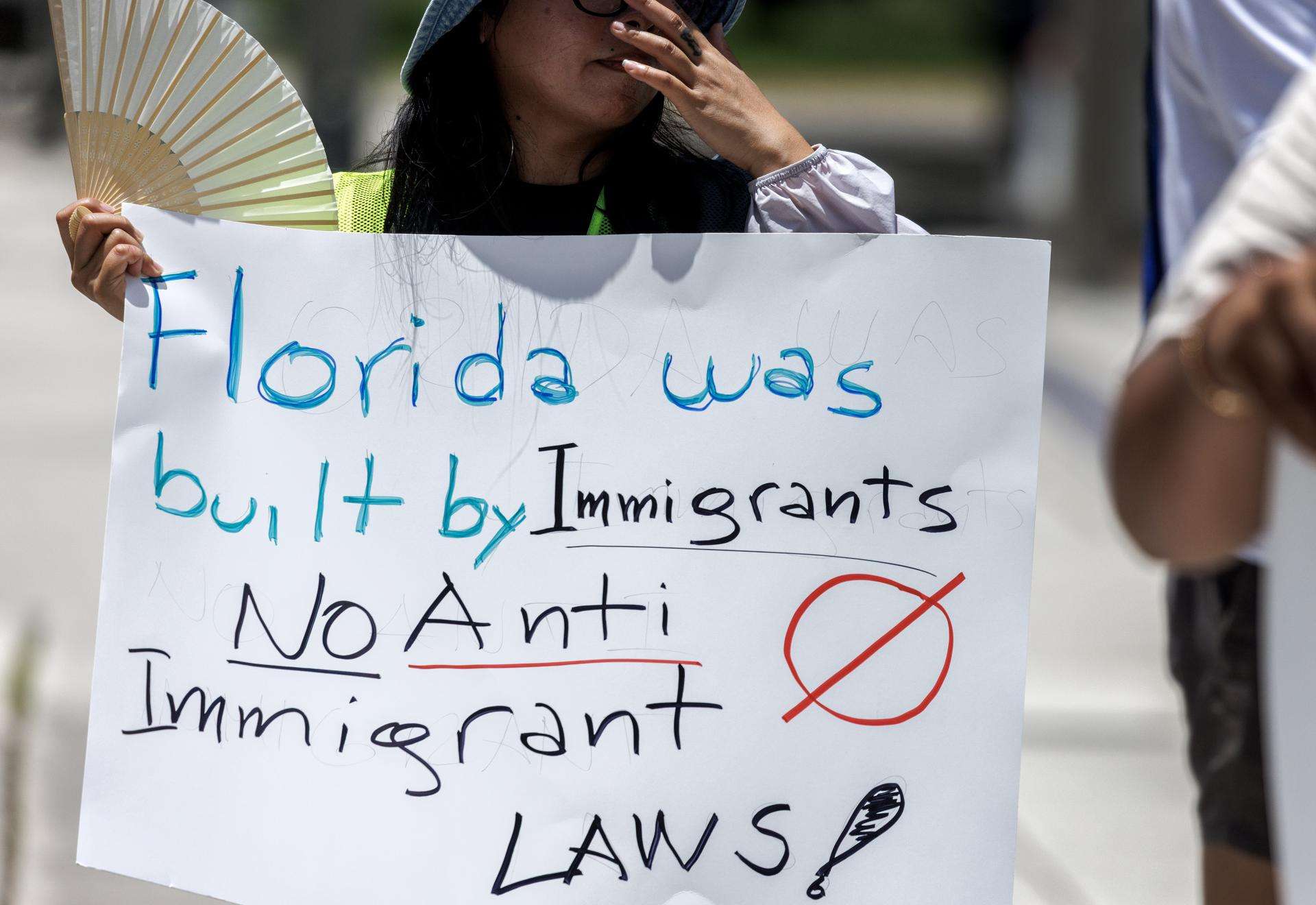 Grupos se movilizan en Florida contra una de las mayores leyes antiinmigrantes de EE.UU.