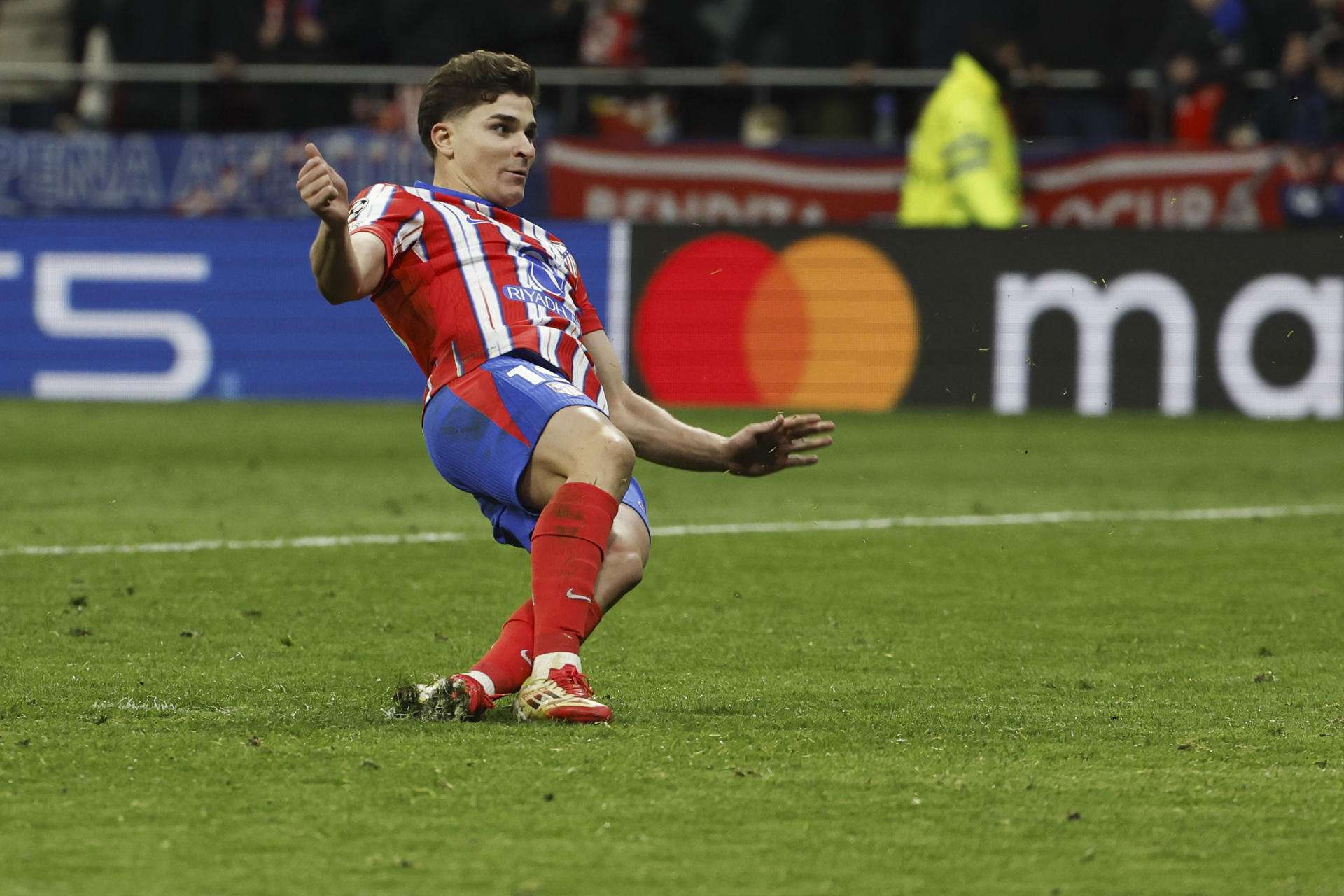 La UEFA aplicará ya la aclaración de la IFAB sobre el doble toque de balón en un penalti