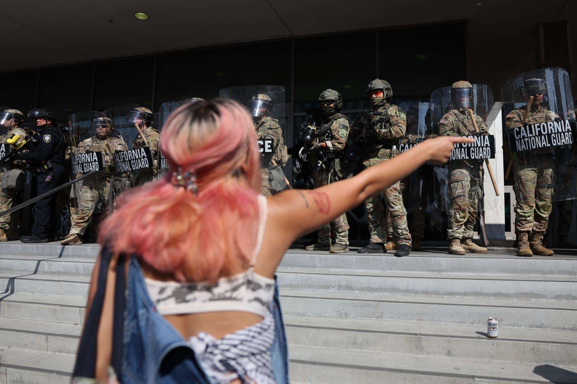 Senadores de California exigen al Pentágono una justificación legal por el despliegue de tropas