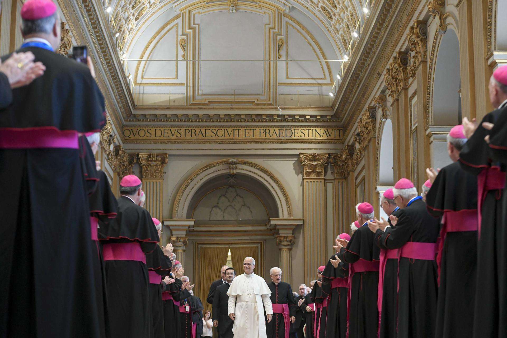 El papa alerta de que la dignidad humana corre el riesgo de ser aniquilada por algoritmos