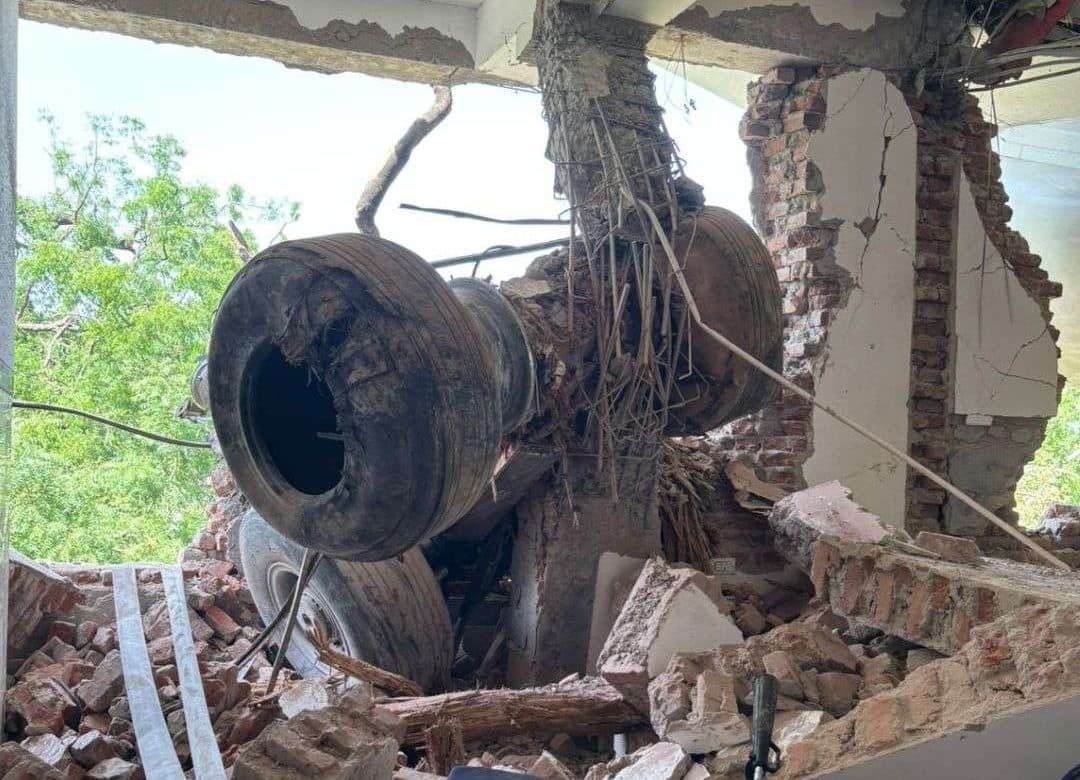 EN VIDEO | Accidente aéreo en India involucra a ciudadanos de al menos cuatro países