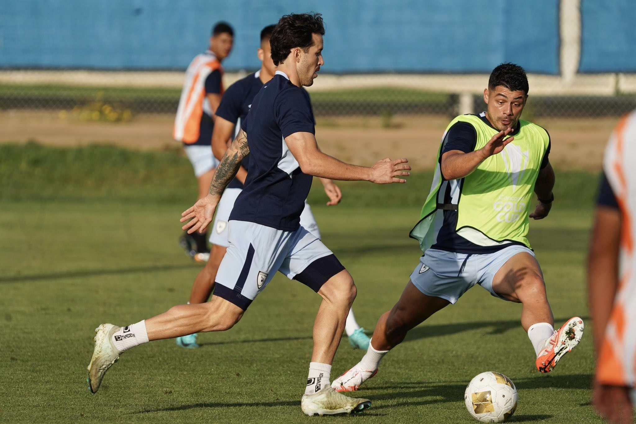 ¿Cuál es la estrategia de renovación generacional que implementa la Selección Nacional?