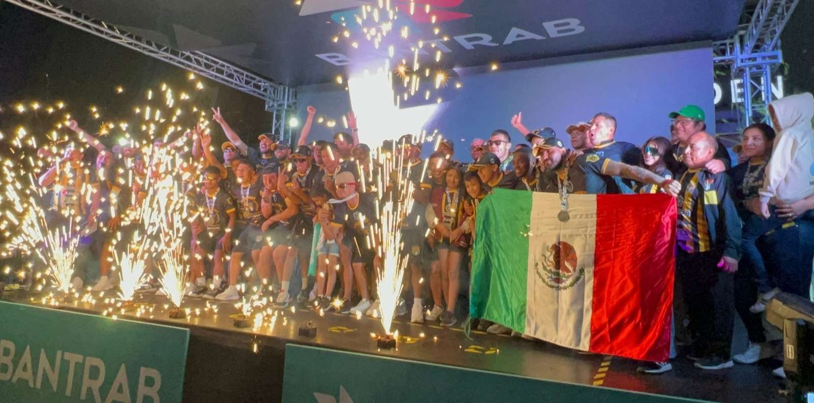 EN IMÁGENES | Así fue la celebración de Aurora FC en la Guardia de Honor