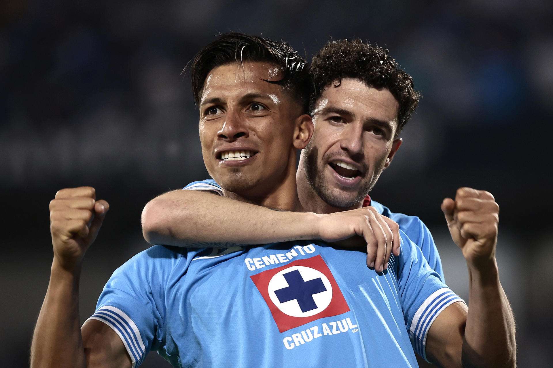 Cruz Azul golea a Vancouver y gana la Copa de Campeones de la Concacaf