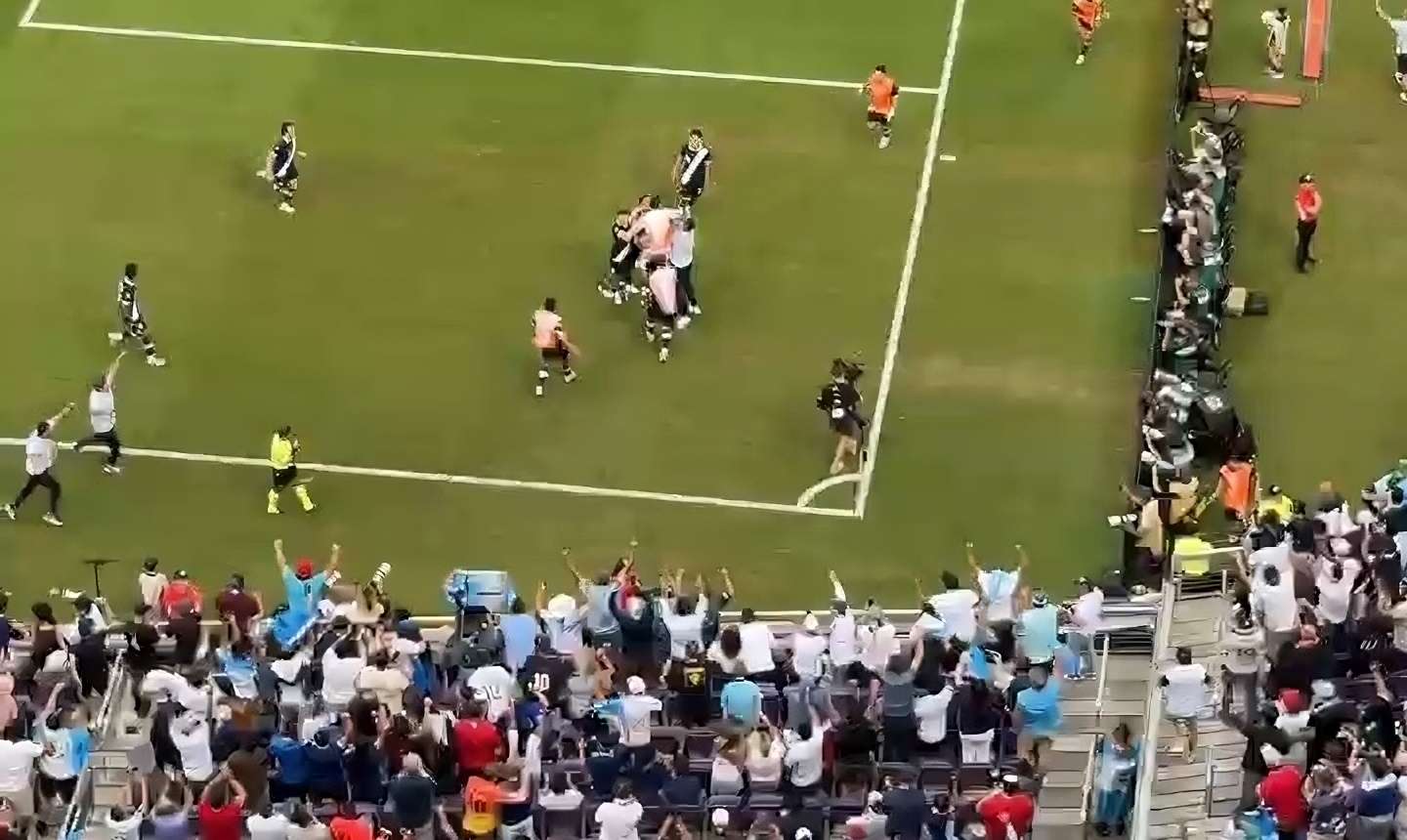 EN VIDEO | Así explotó el U.S. Bank Stadium con el gol de Rubio Rubín