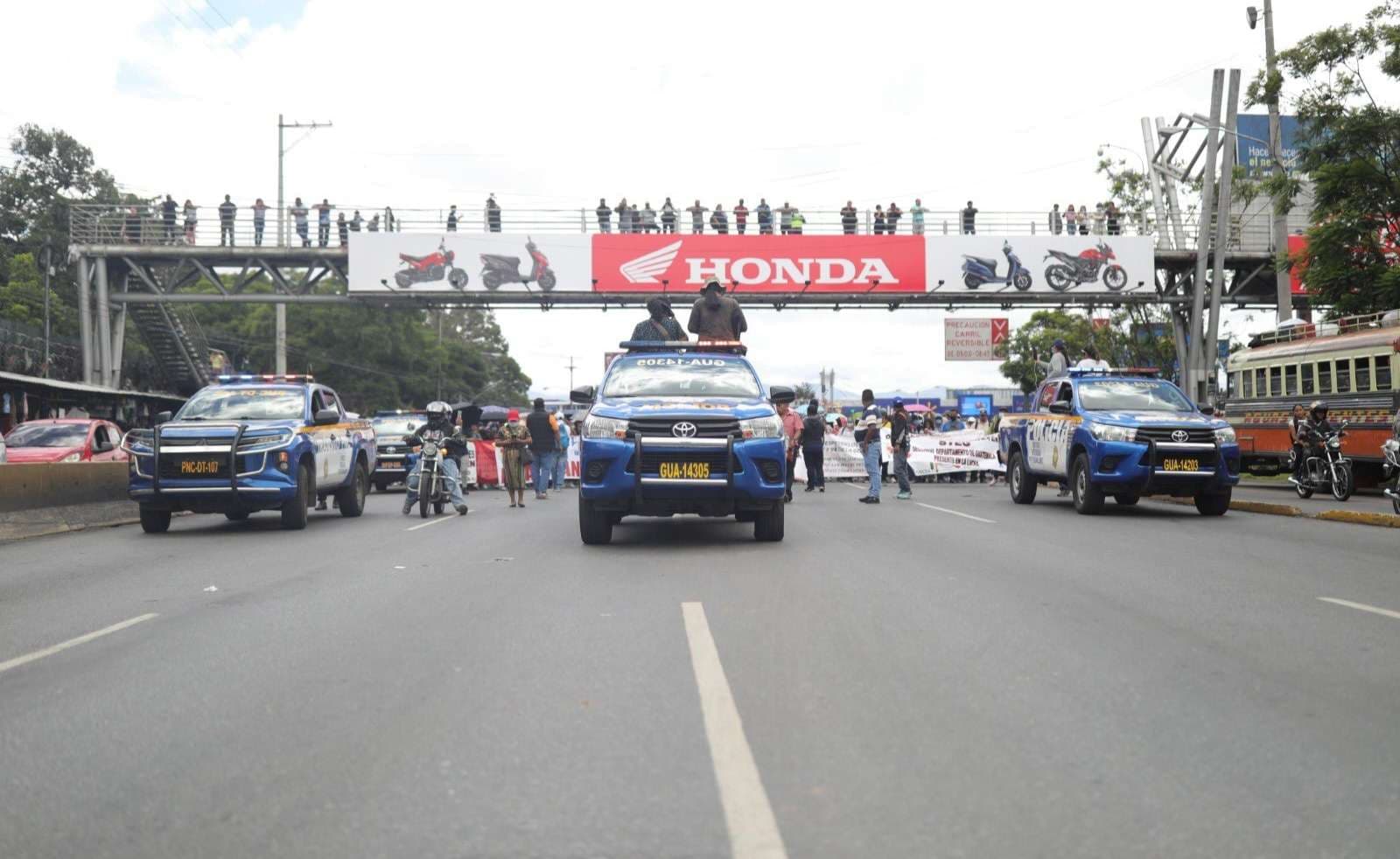 Bloqueo de maestros en la capital.